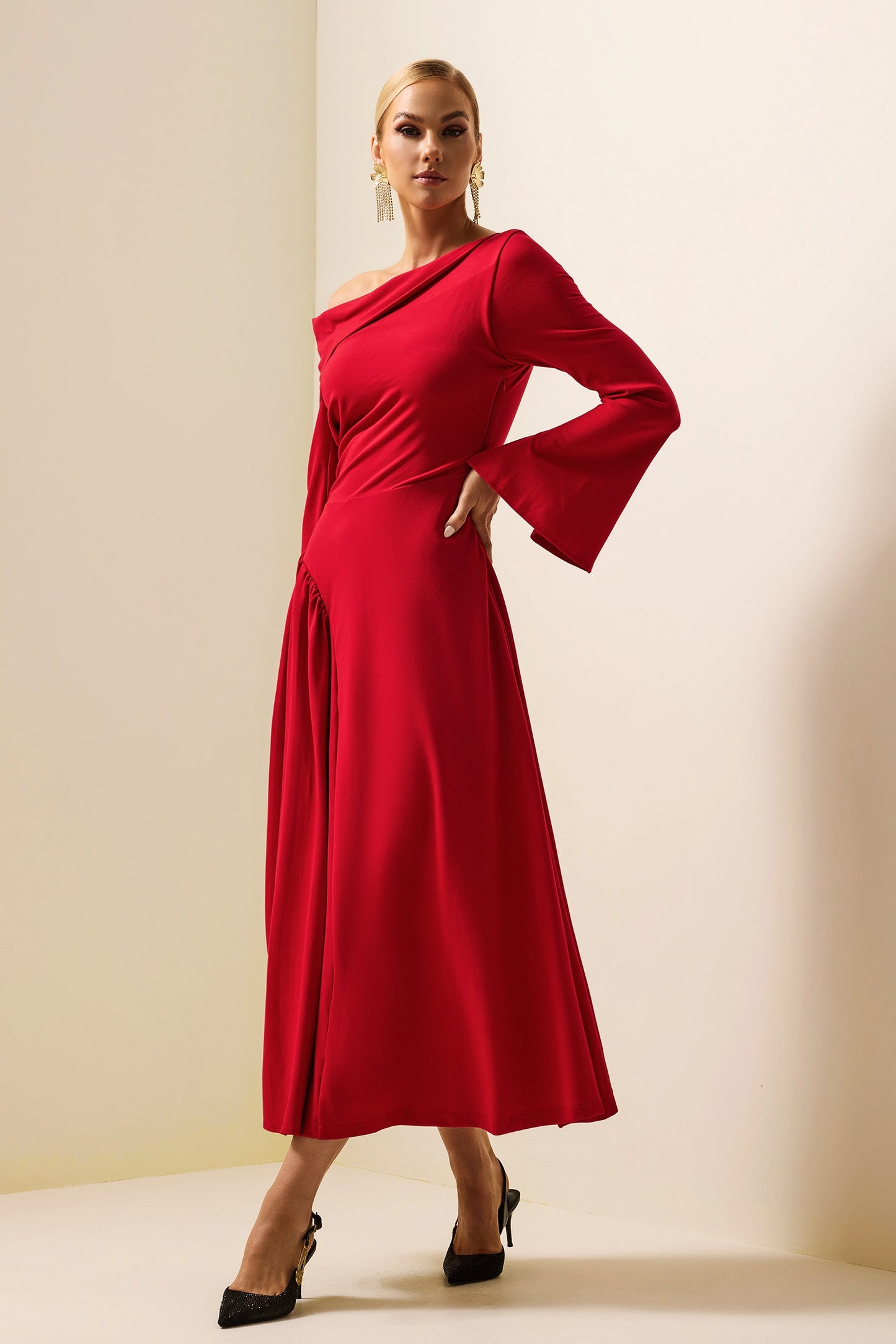 Red Reign Dantelli Midi Elbise