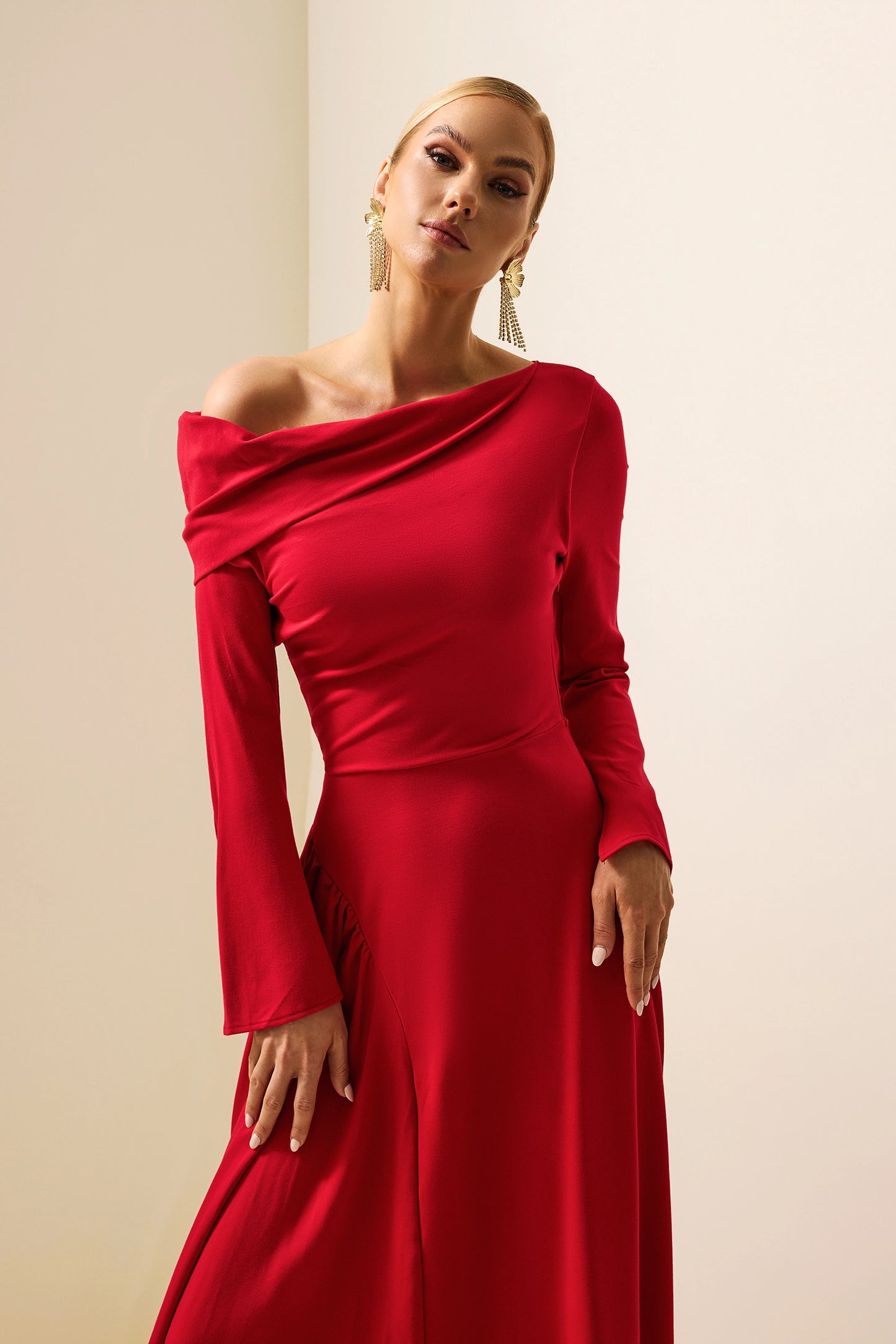 Red Reign Dantelli Midi Elbise