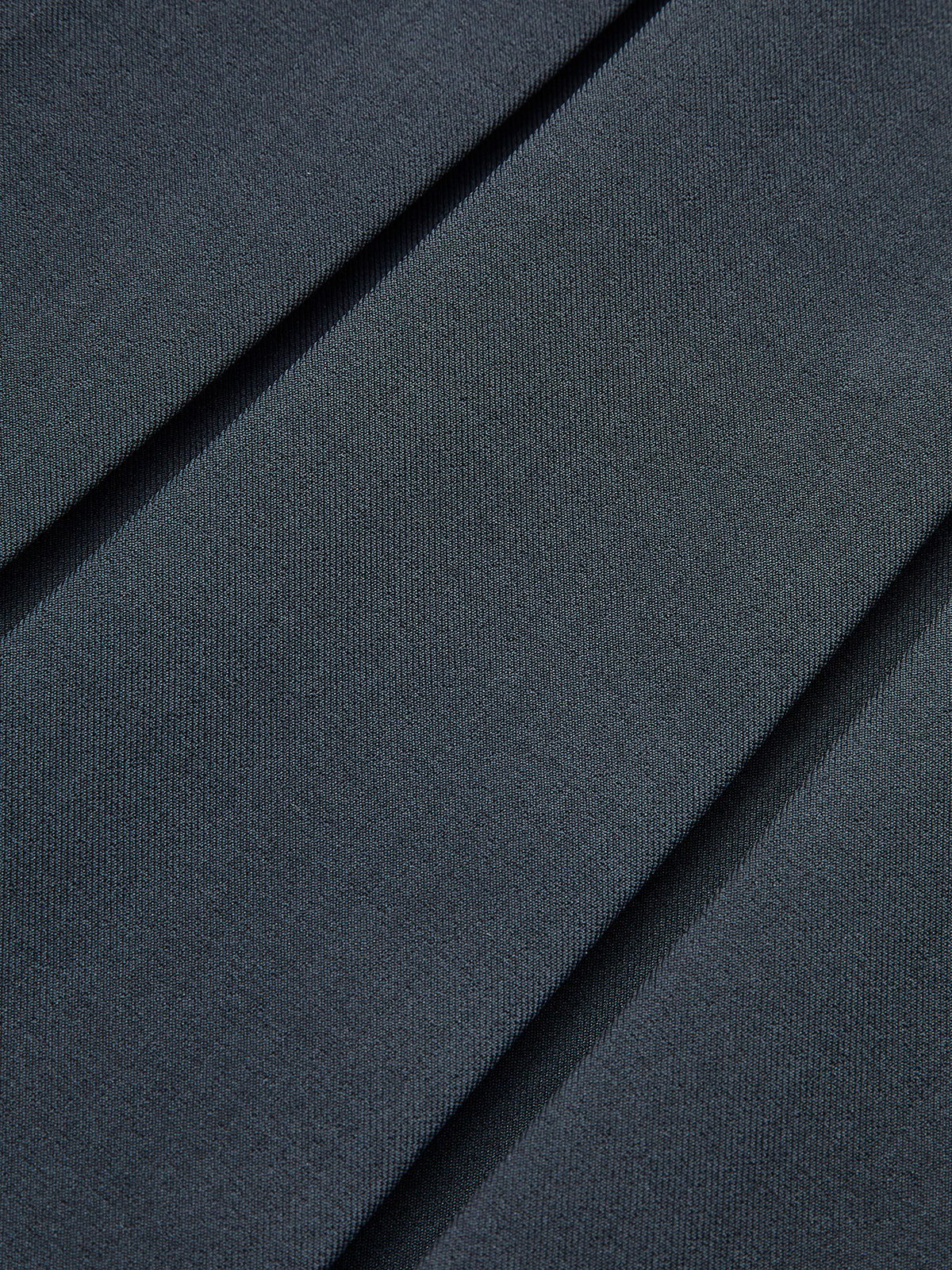 Geniş Yaka Detaylı Pileli Elbise