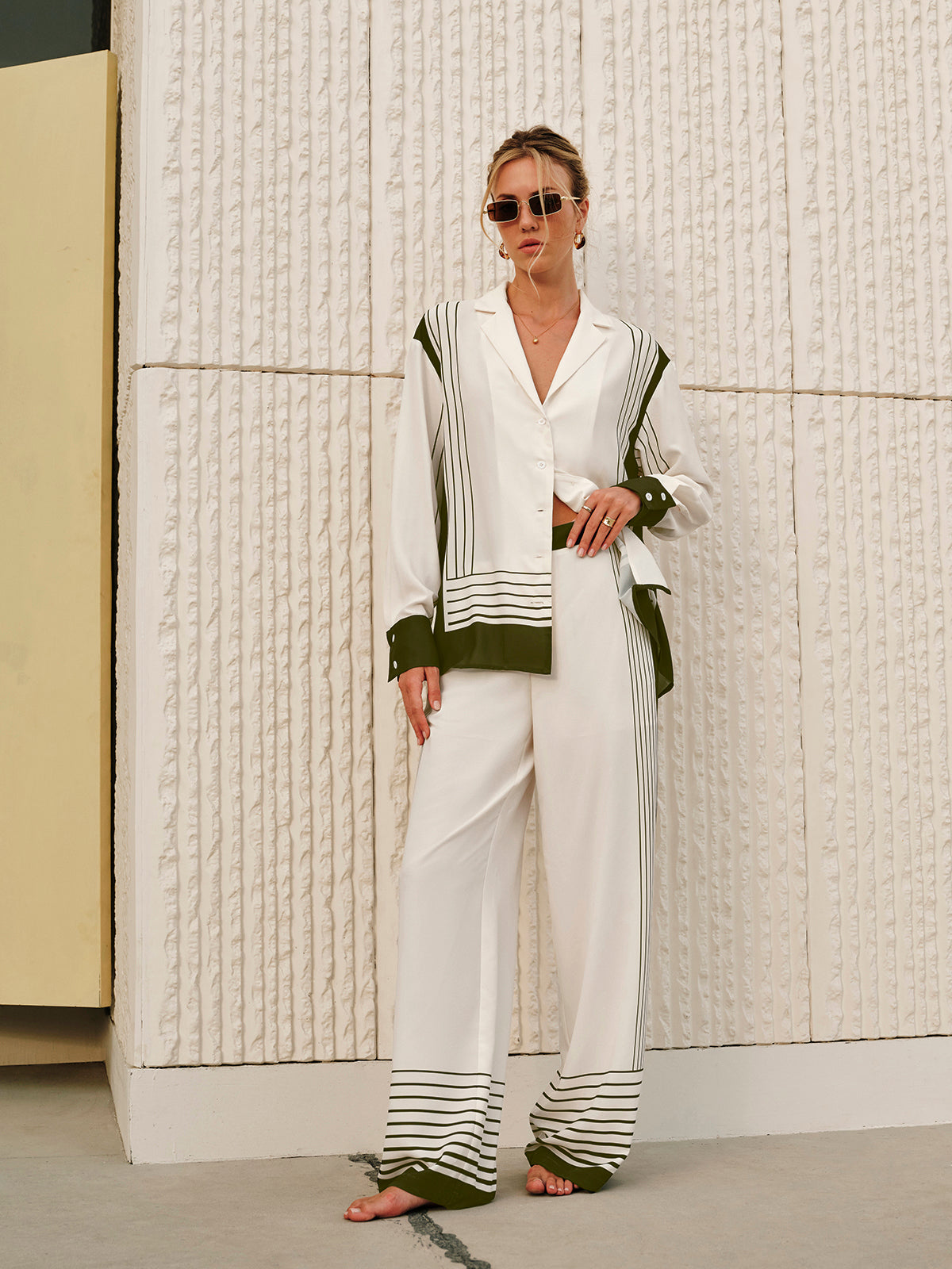 Çizgili Desenli Fermuarlı Orta Bel Pantolon