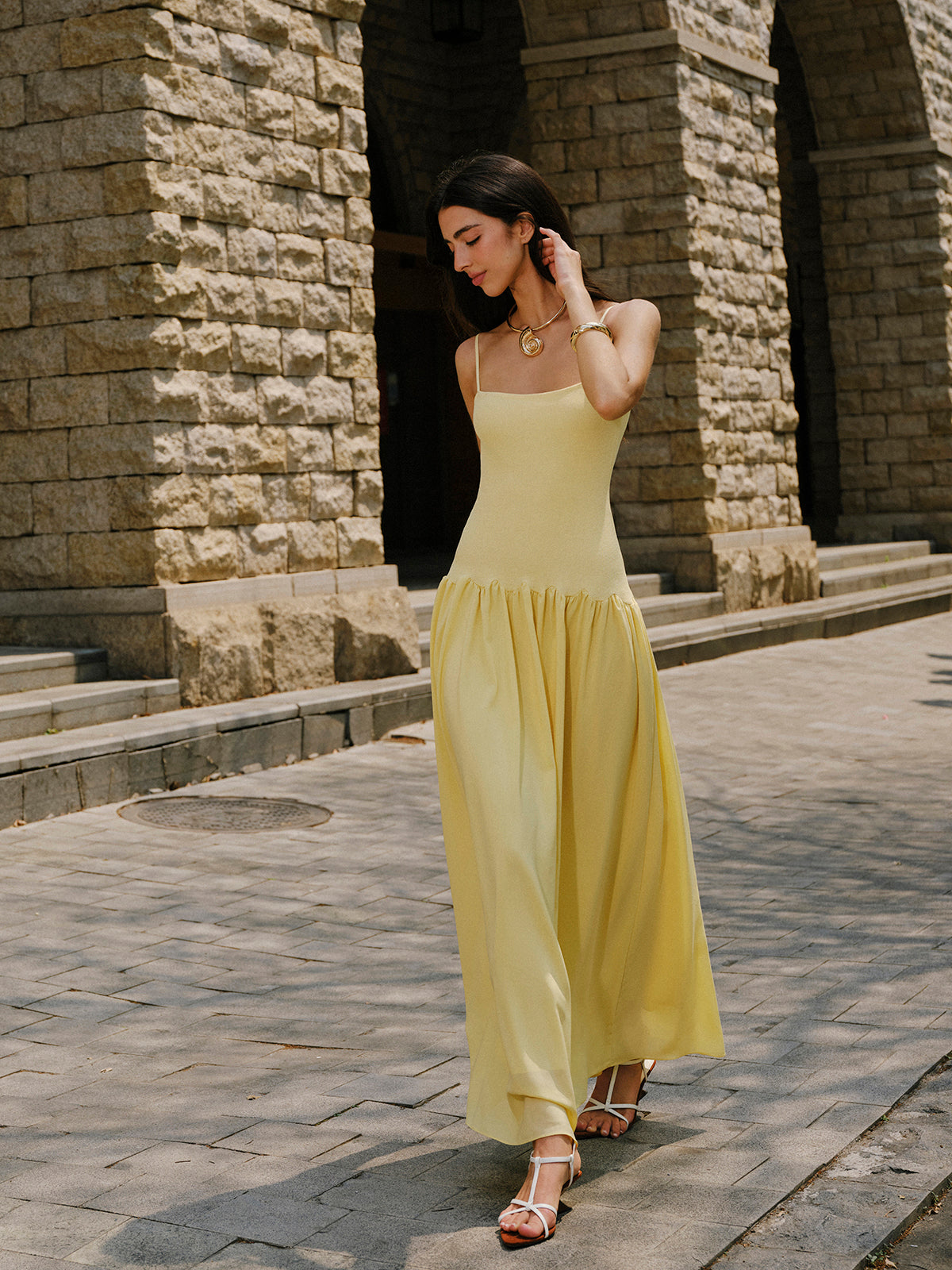 Pileli Etek Ucu Detaylı Askılı Triko Elbise