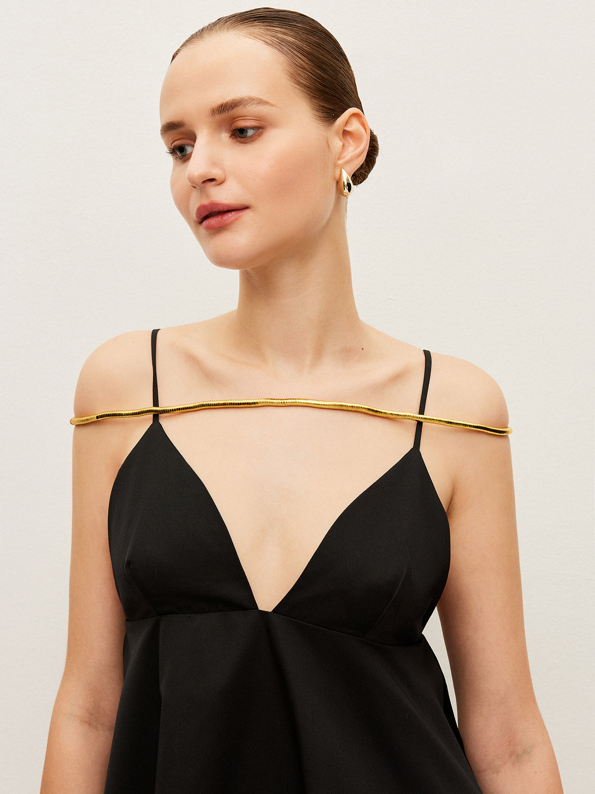 Şık Burgu Altın Ayarlanabilir Kolye