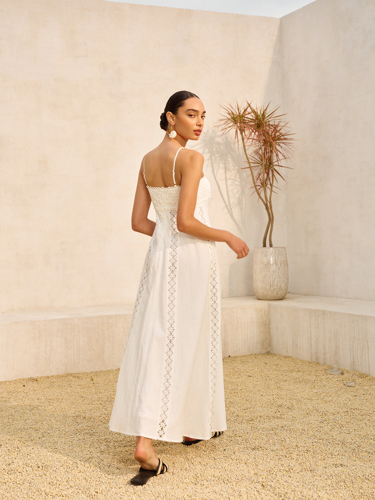 Dantel Biyeli Pamuklu Askılı Elbise