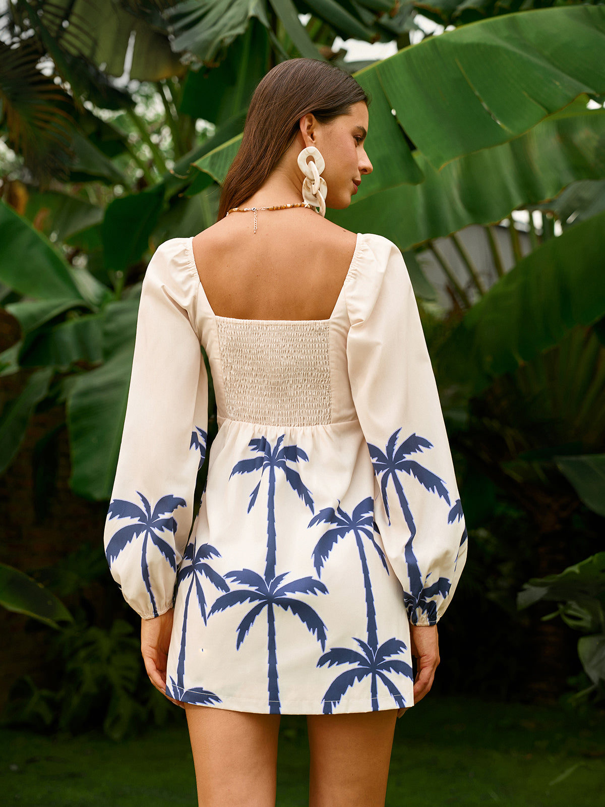 Uzun Kollu Büzgü Detaylı Baskılı Elbise