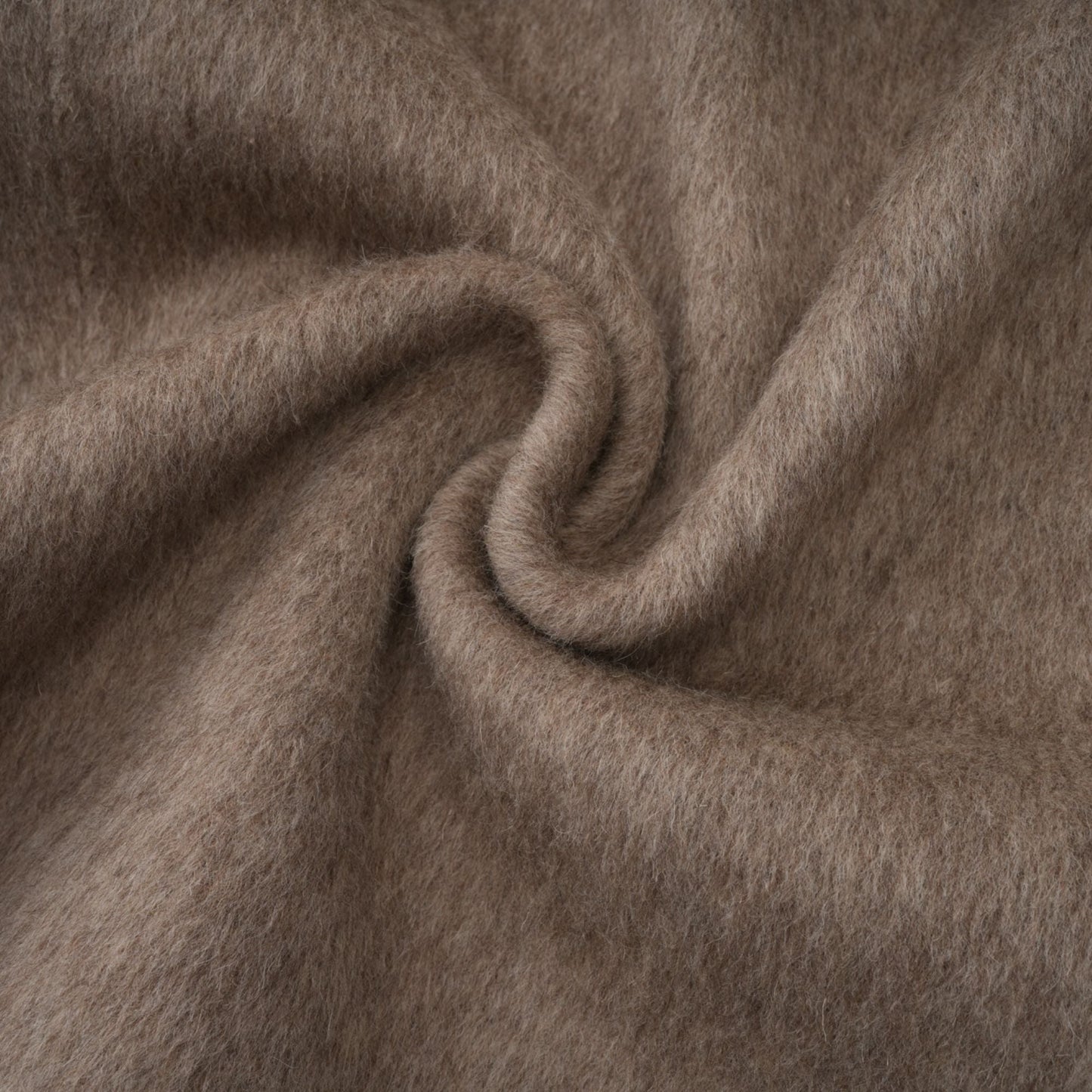 Chloris Yün ve Kürk Detaylı Kemerli Pelerin Ceket