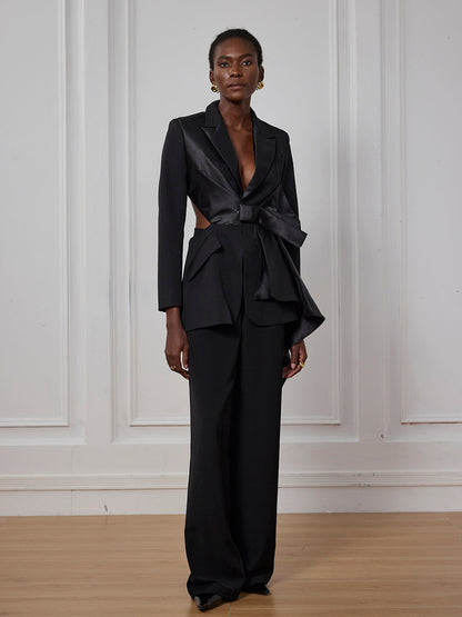 Alma Vücuda Oturan Kesik Detaylı Fiyonk Ceket