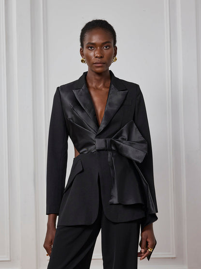 Alma Vücuda Oturan Kesik Detaylı Fiyonk Ceket