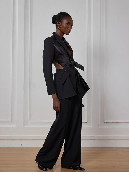 Alma Vücuda Oturan Kesik Detaylı Fiyonk Ceket