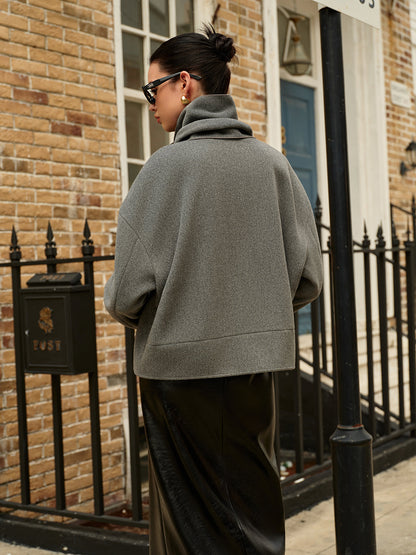 Kırçıllı Yün Palto ve Uyumlu Püskül Fular