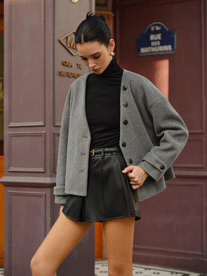 Kırçıllı Yün Palto ve Uyumlu Püskül Fular