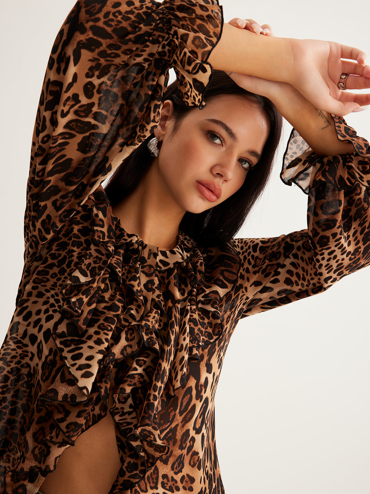 Leopar Desenli Volanlı Bluz