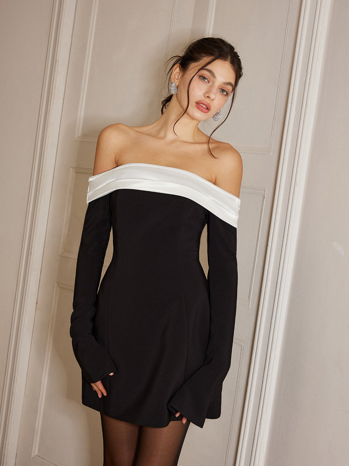 Renk Bloklu Omuz Açık Volan Kol Elbise