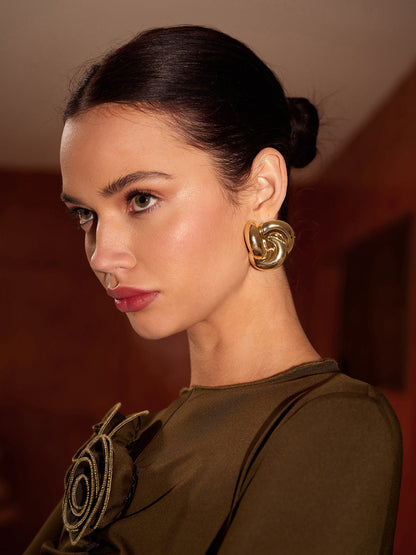 Şık Düğümlü Altın Kulak Kafesi