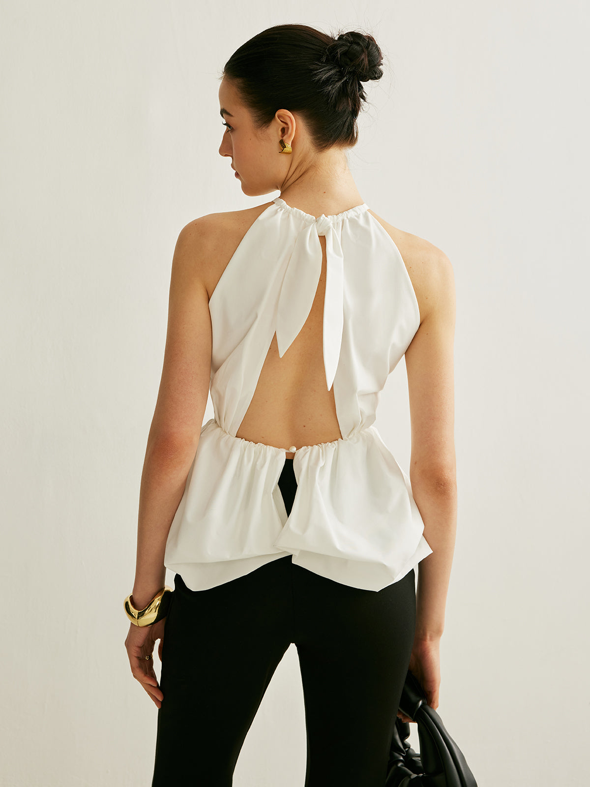 Anahtar Delikli Yaka Peplum Bluz