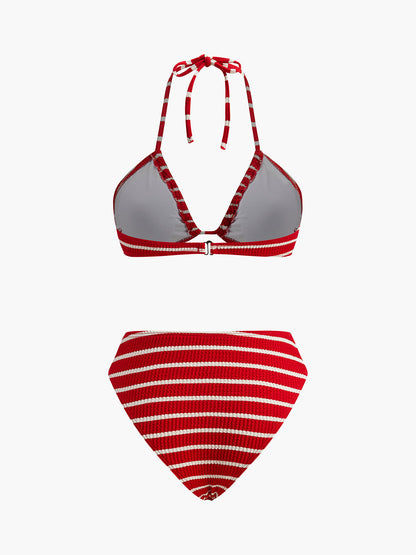 Şık Çizgili Bikini Takımı ve Uyumlu Şortlar