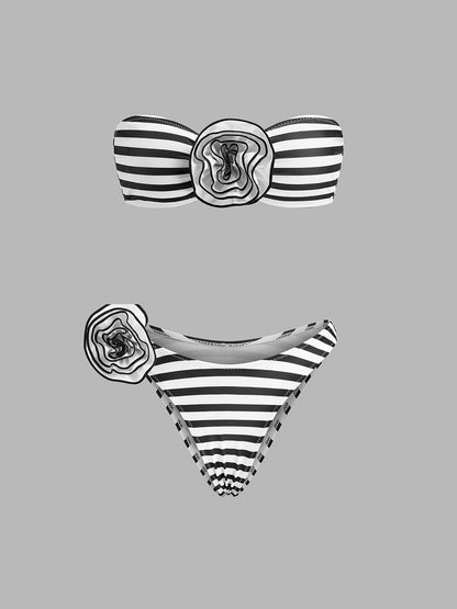 Şık Çizgili Bandeau Bikini Takımı Çiçek Aksamları ile