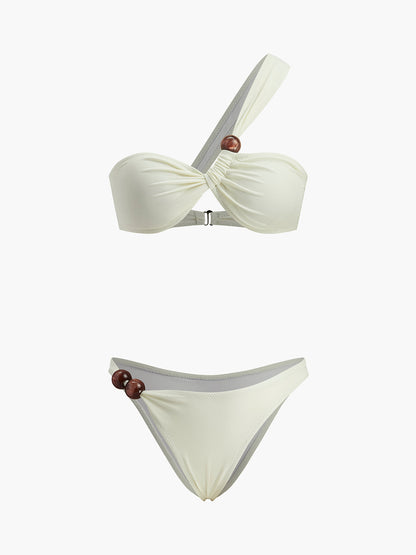 Şık Tek Omuzlu Bikini Takımı ile Göz Alıcı Ahşap Boncuk Detaylar