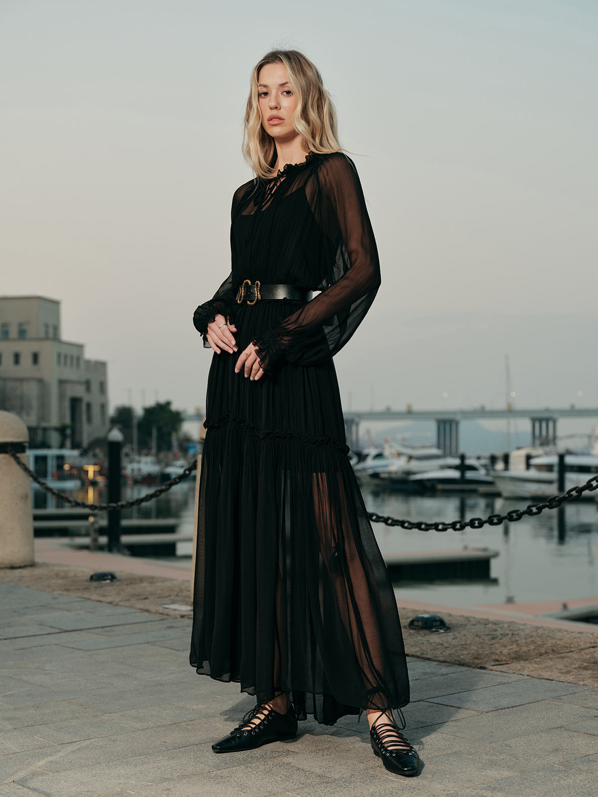 Fırfırlı Yarı Şeffaf Şifon Elbise