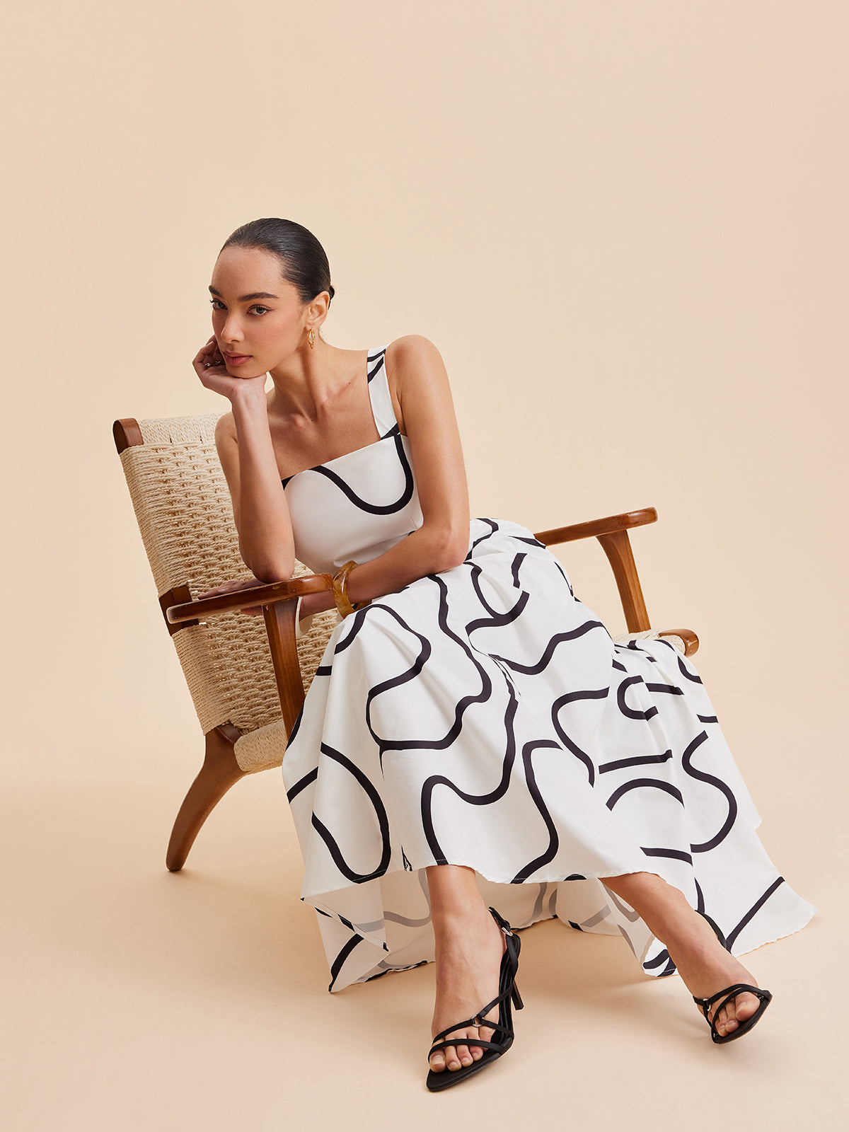 Soyut Desenli Kare Askılı Maxi Elbise