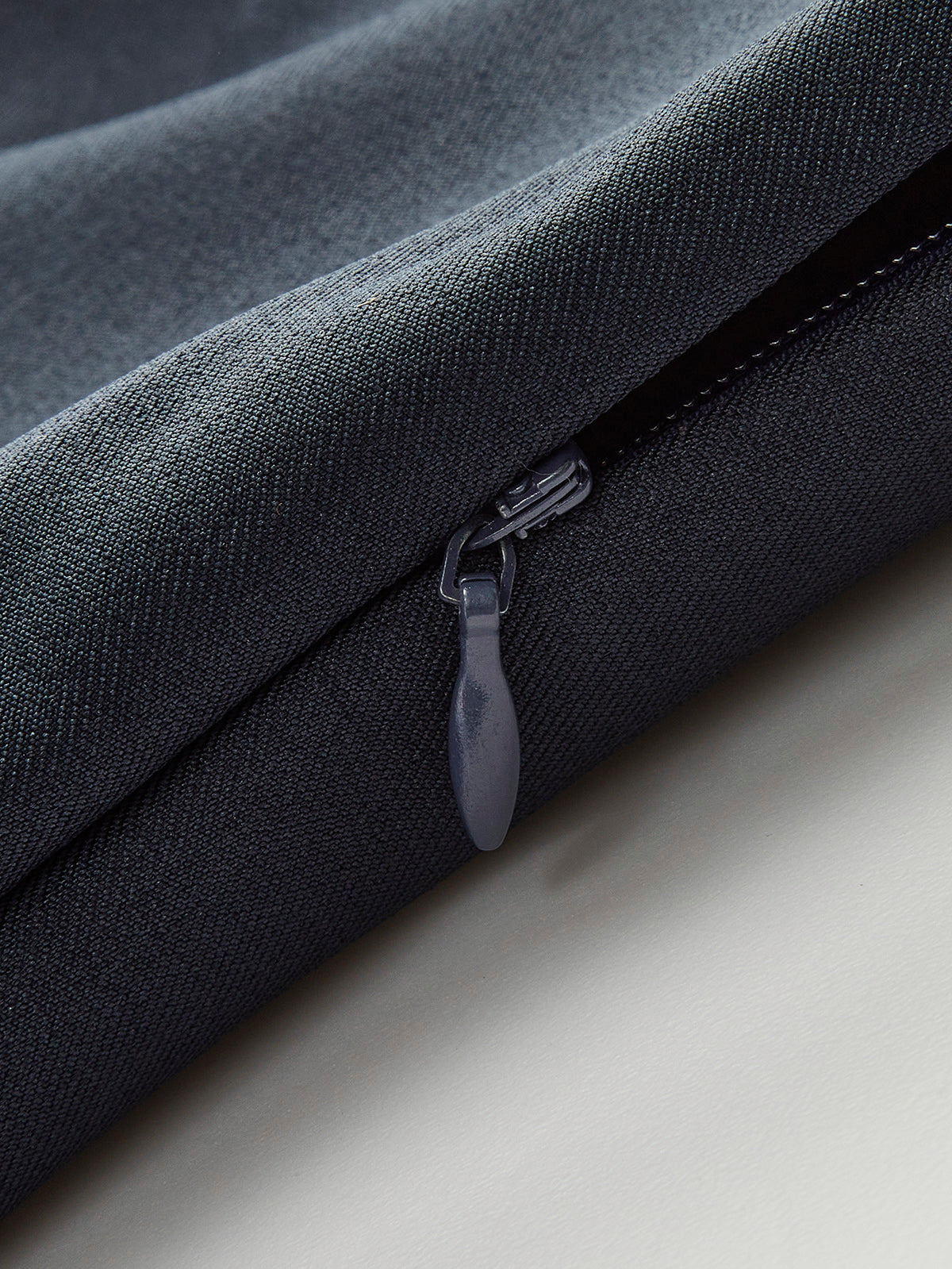 Geniş Yaka Detaylı Pileli Elbise