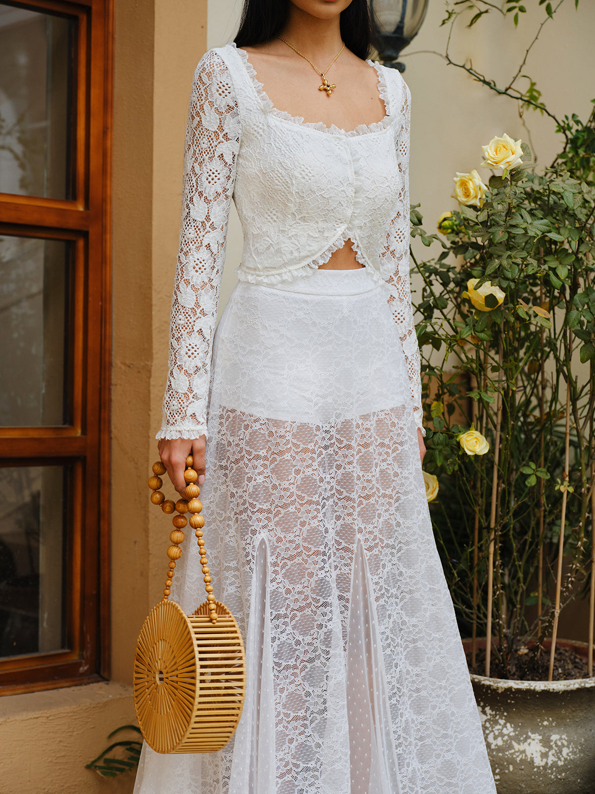 Orta Bel Yarı Şeffaf Dantel Etek