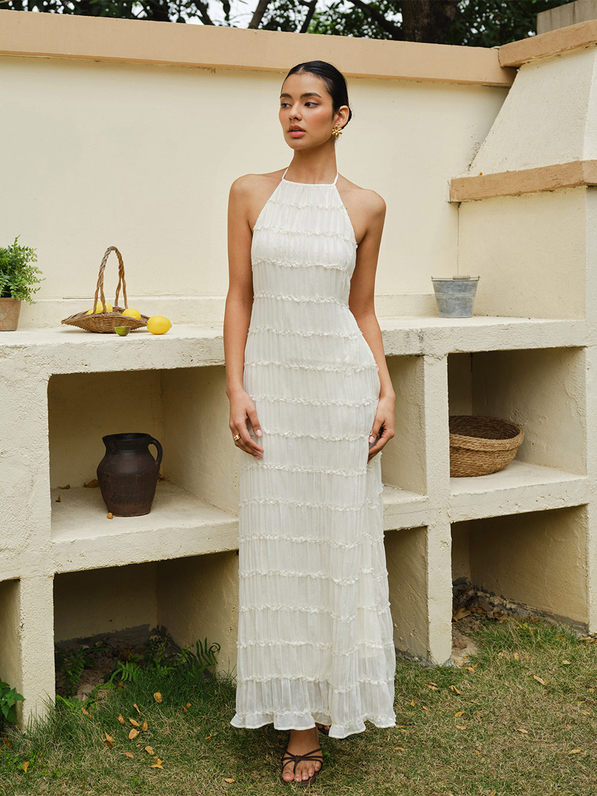 Halter Yaka Askılı Sırt Detaylı Fırfırlı Elbise