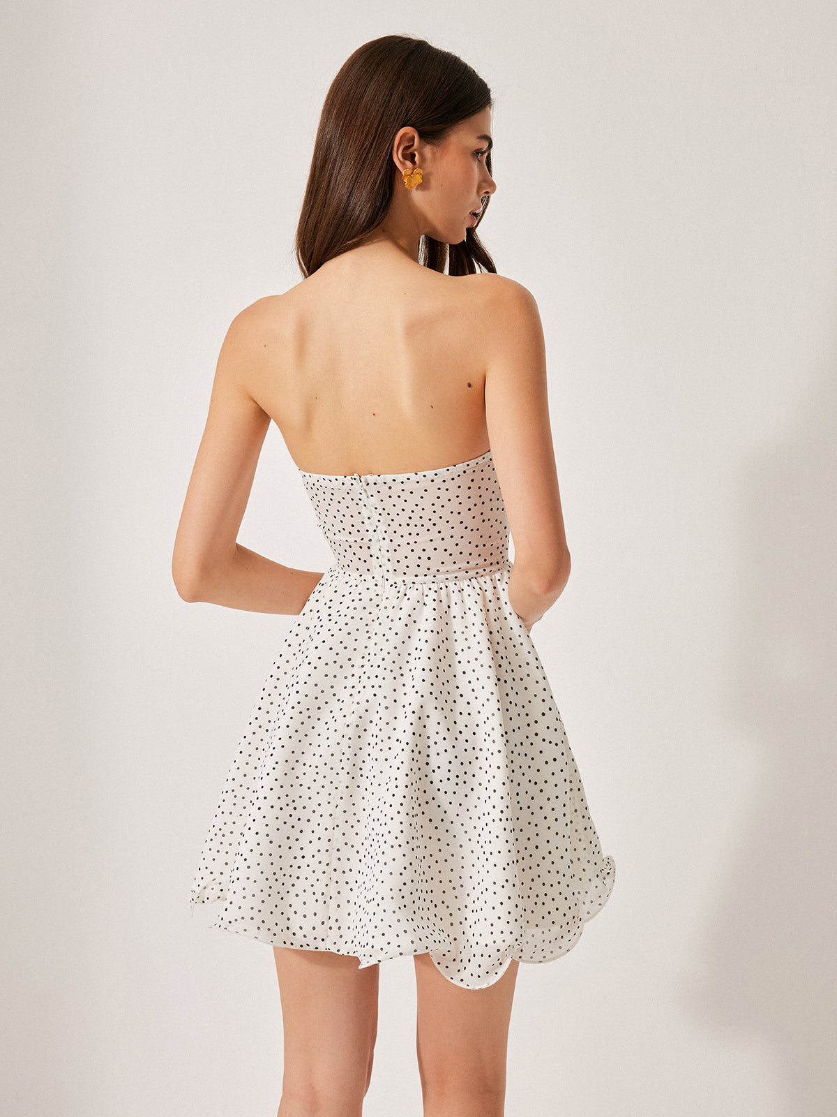 Yarı Şeffaf Puantiyeli Şal Detaylı Elbise