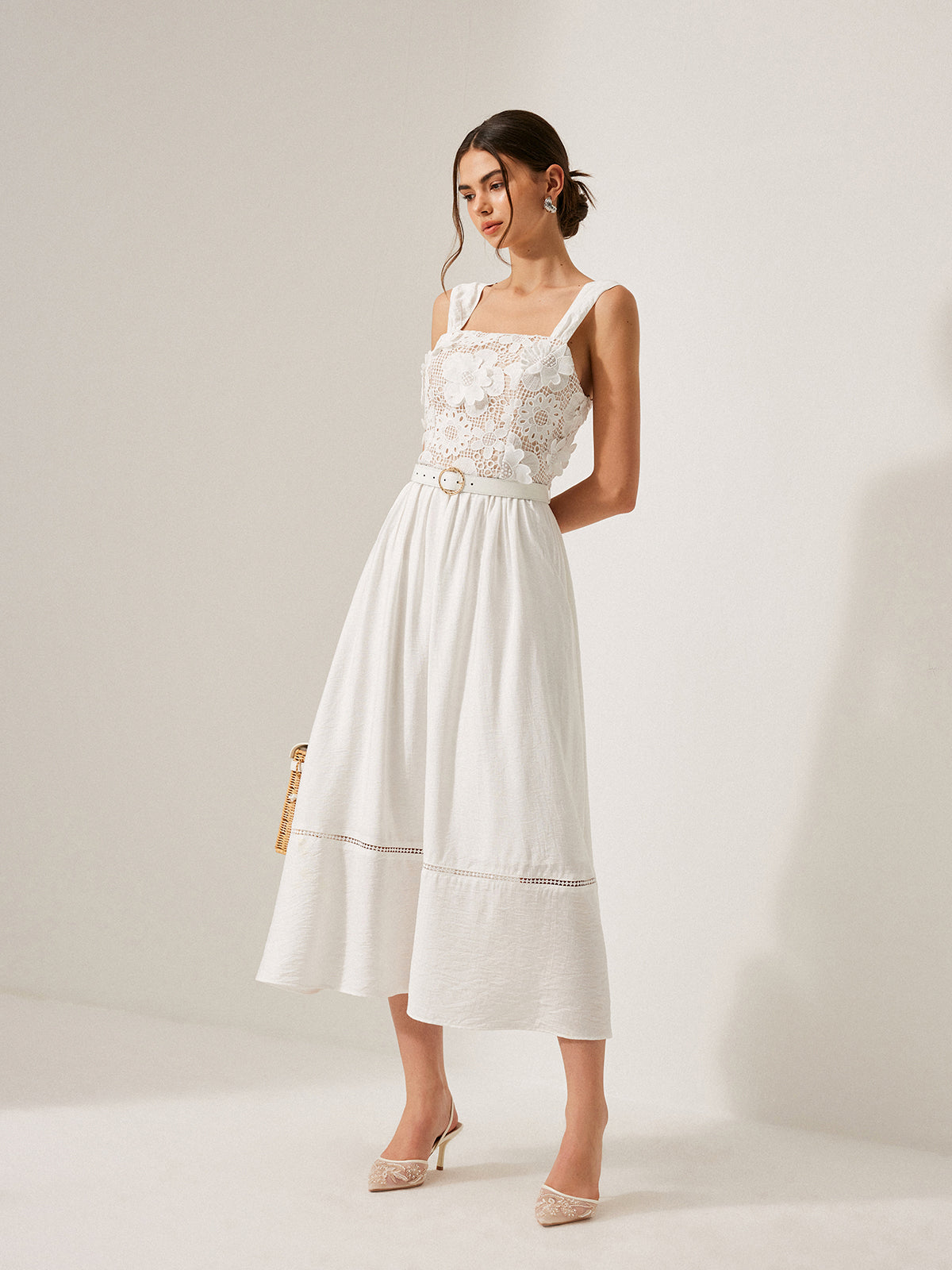 Pamuklu Çiçek Dantel Kemerli Elbise