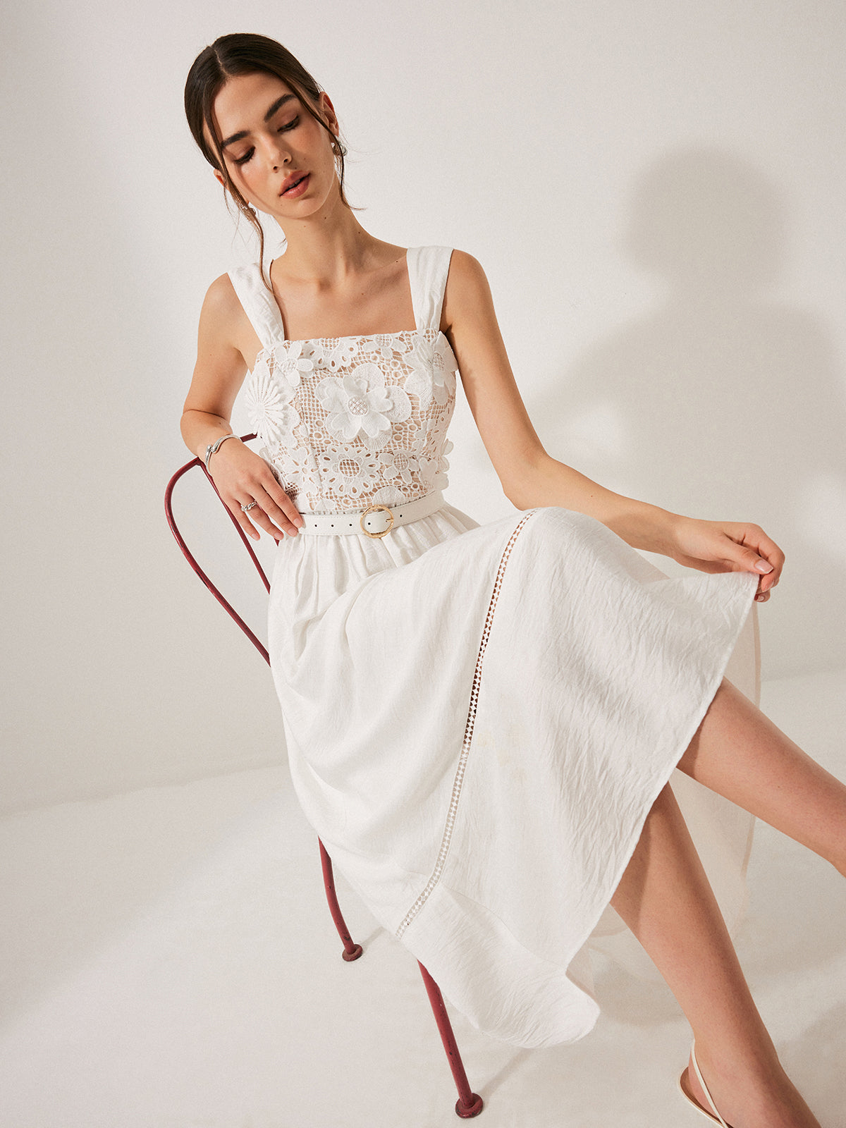 Pamuklu Çiçek Dantel Kemerli Elbise