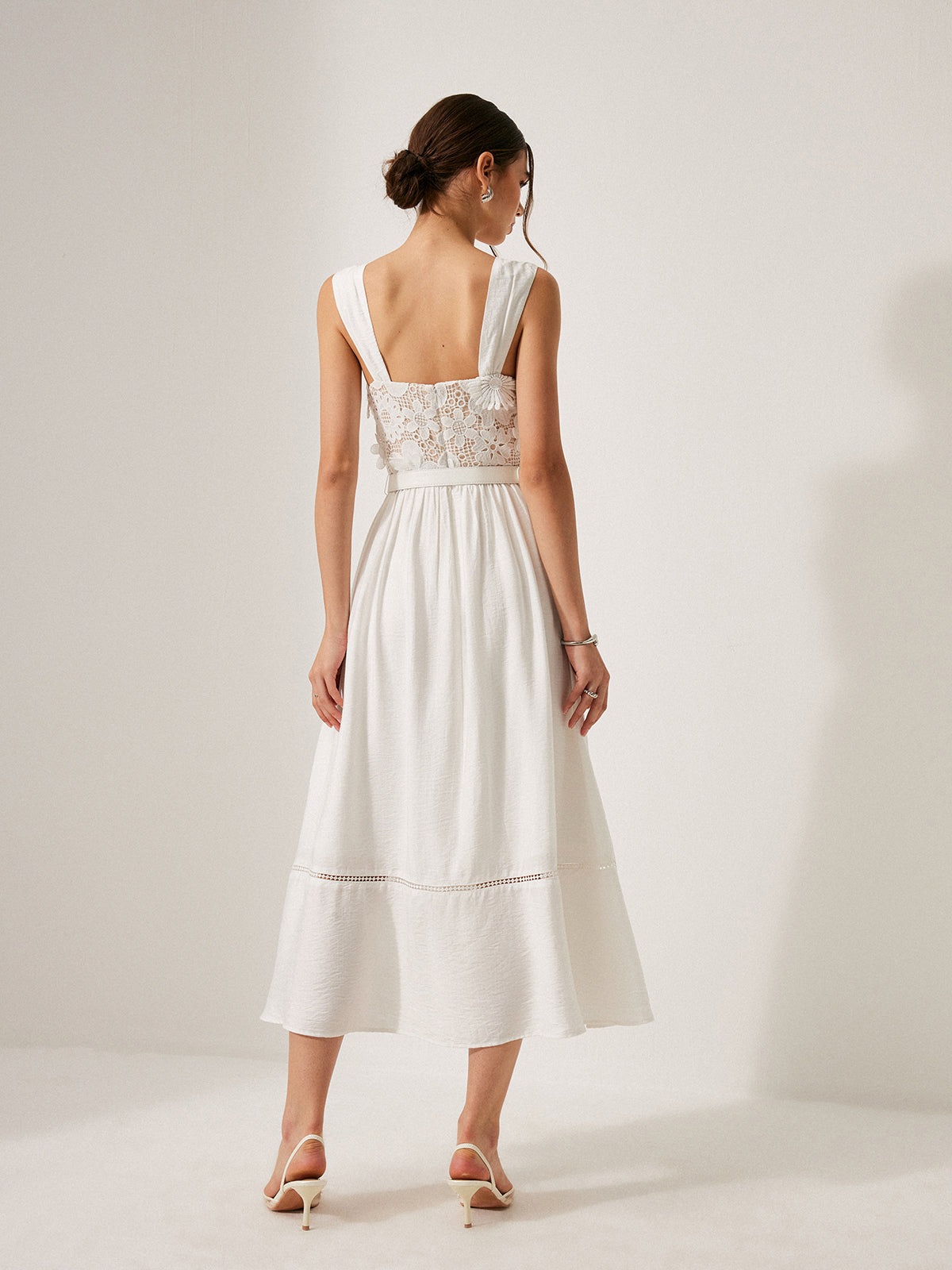 Pamuklu Çiçek Dantel Kemerli Elbise