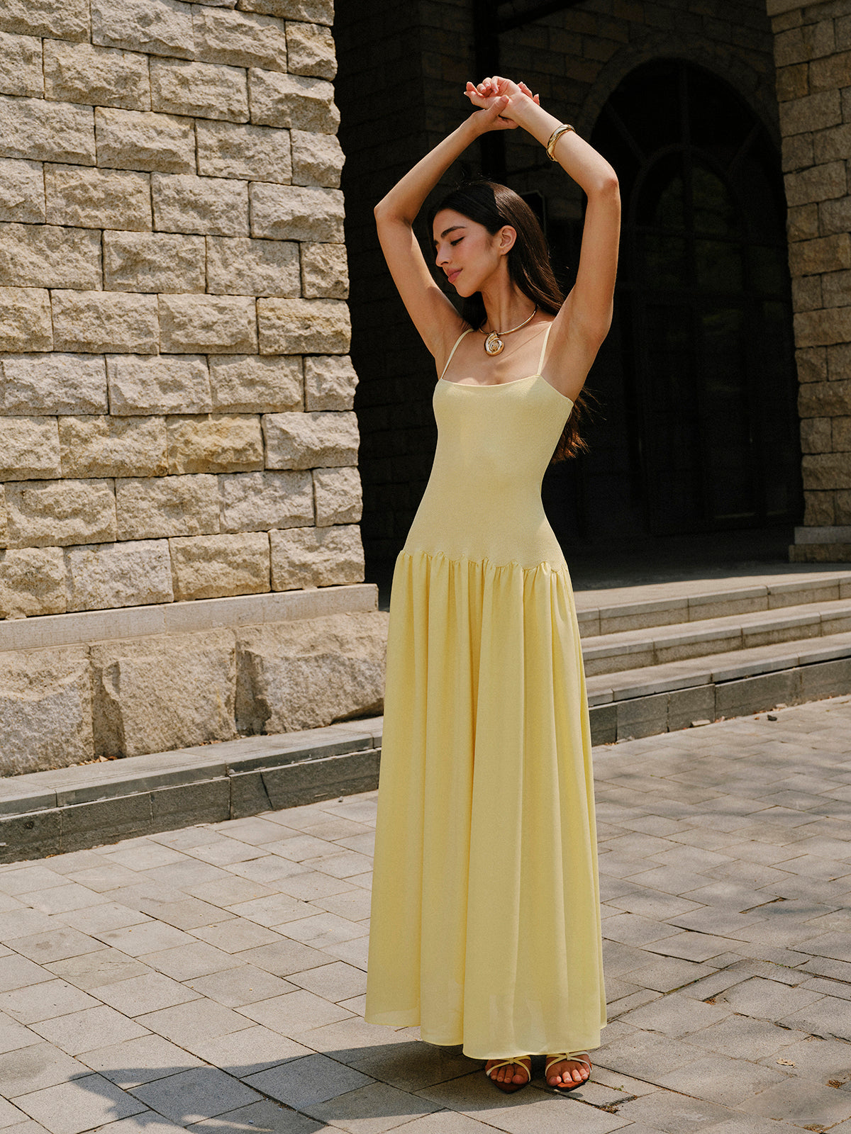 Pileli Etek Ucu Detaylı Askılı Triko Elbise