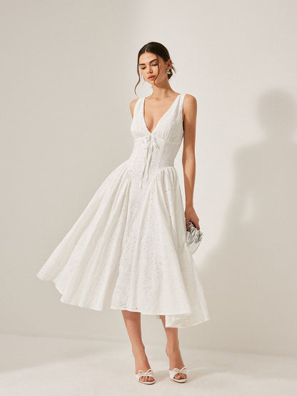 Pamuklu Nakışlı Sırtı Bağlamalı Elbise