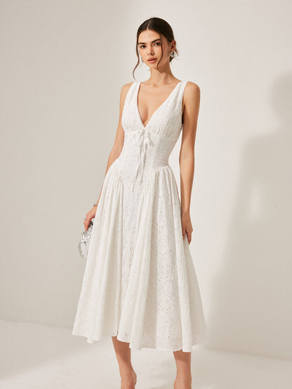 Pamuklu Nakışlı Sırtı Bağlamalı Elbise