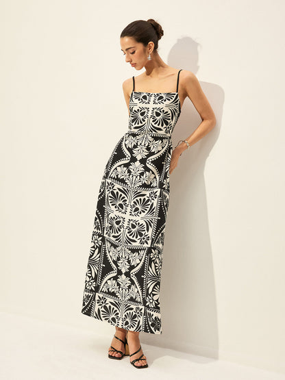 Çiçek Desenli İnce Askılı Elbise