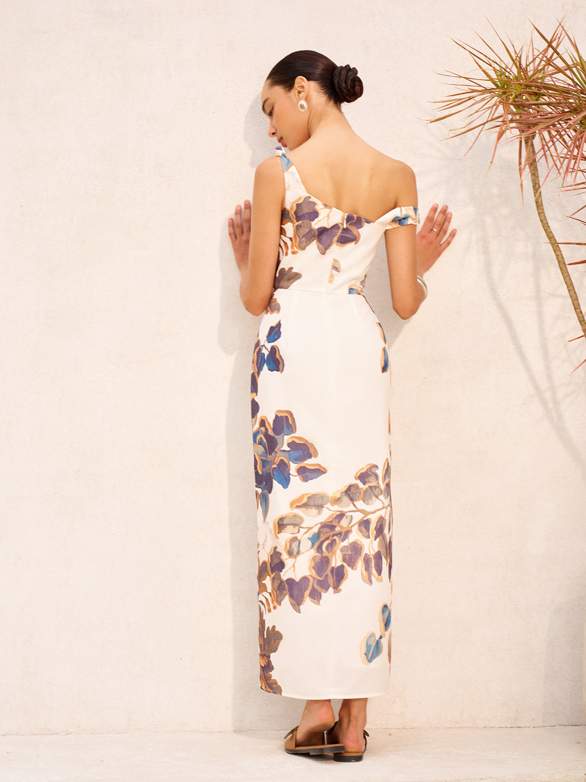 Bohem Baskılı Asimetrik Yaka Fermuarlı Yırtmaçlı Elbise