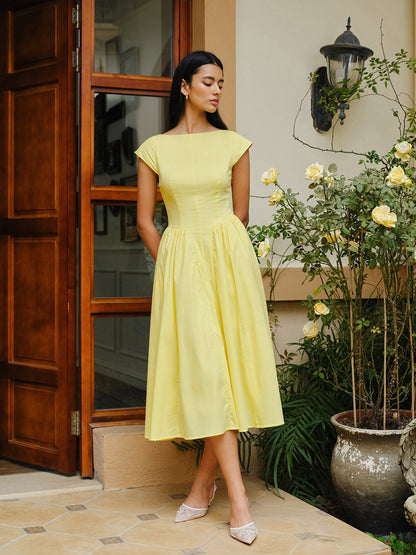 Sırtı Açık Kap Kollu Elbise