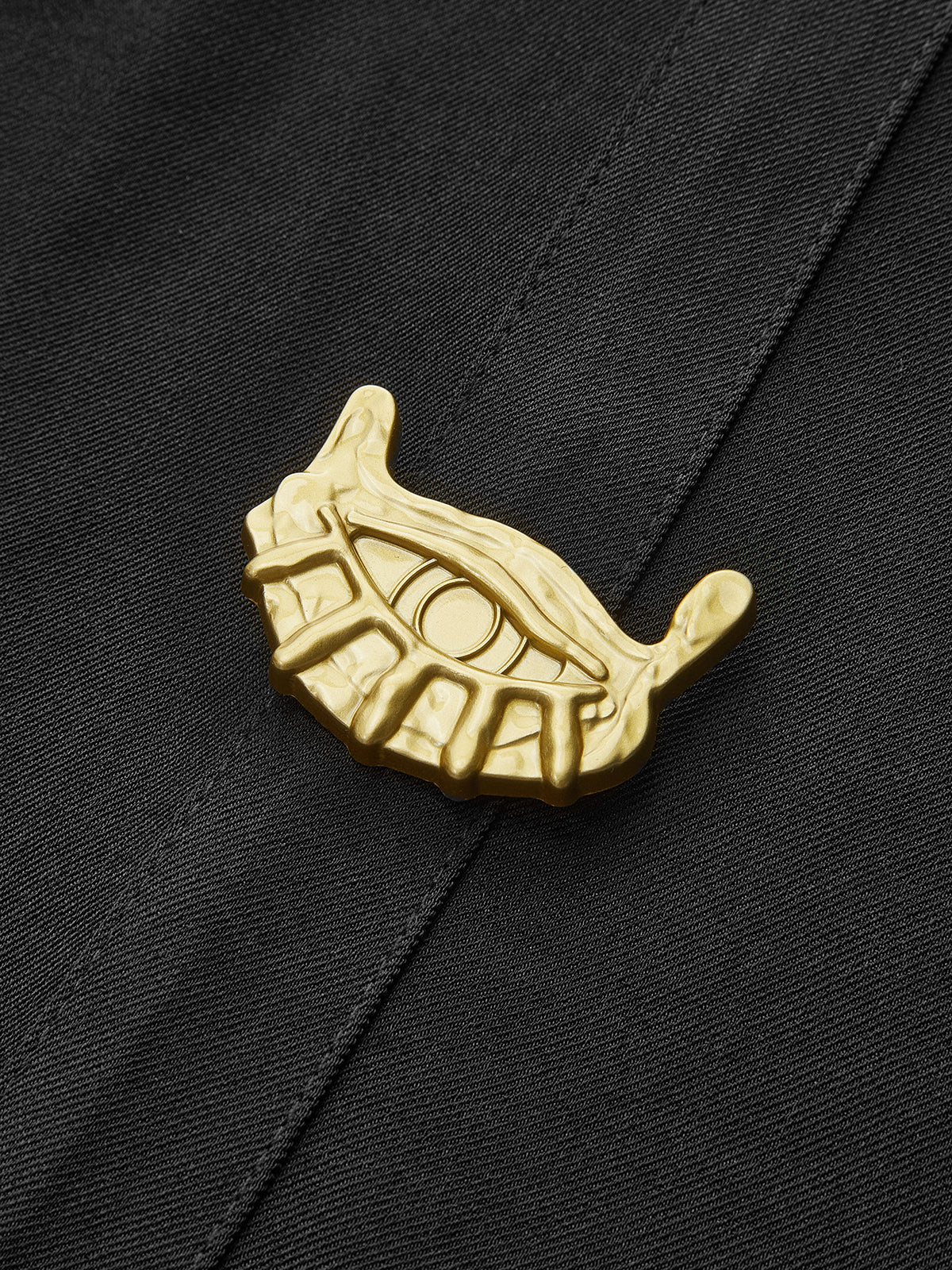 Geniş Yakalı Düğmeli Piliseli Elbise