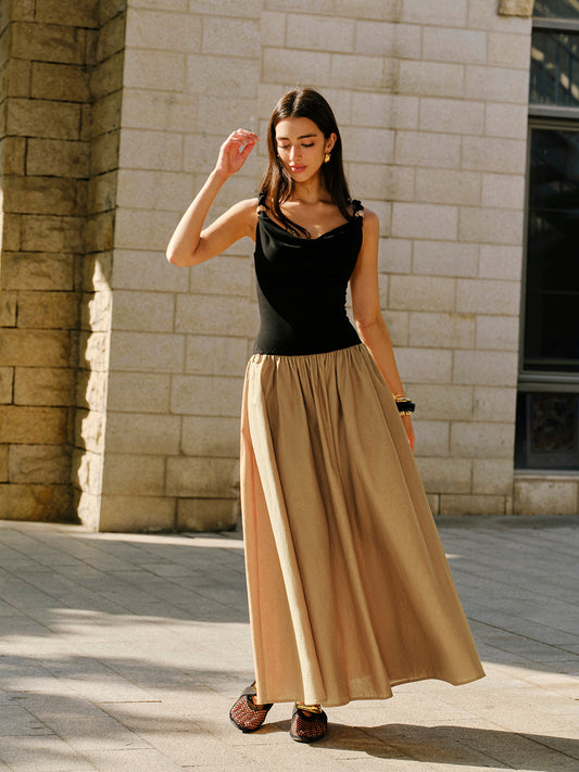 Metal Aksesuarlı Kolsuz Degaje Yaka Elbise