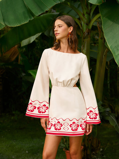 Çiçek İşlemeli Sırt Dekolteli Bağcıklı Elbise