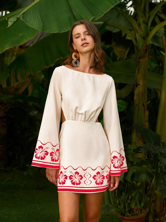 Çiçek İşlemeli Sırt Dekolteli Bağcıklı Elbise