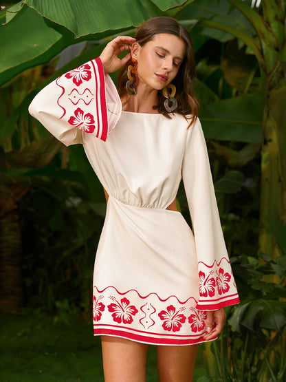 Çiçek İşlemeli Sırt Dekolteli Bağcıklı Elbise