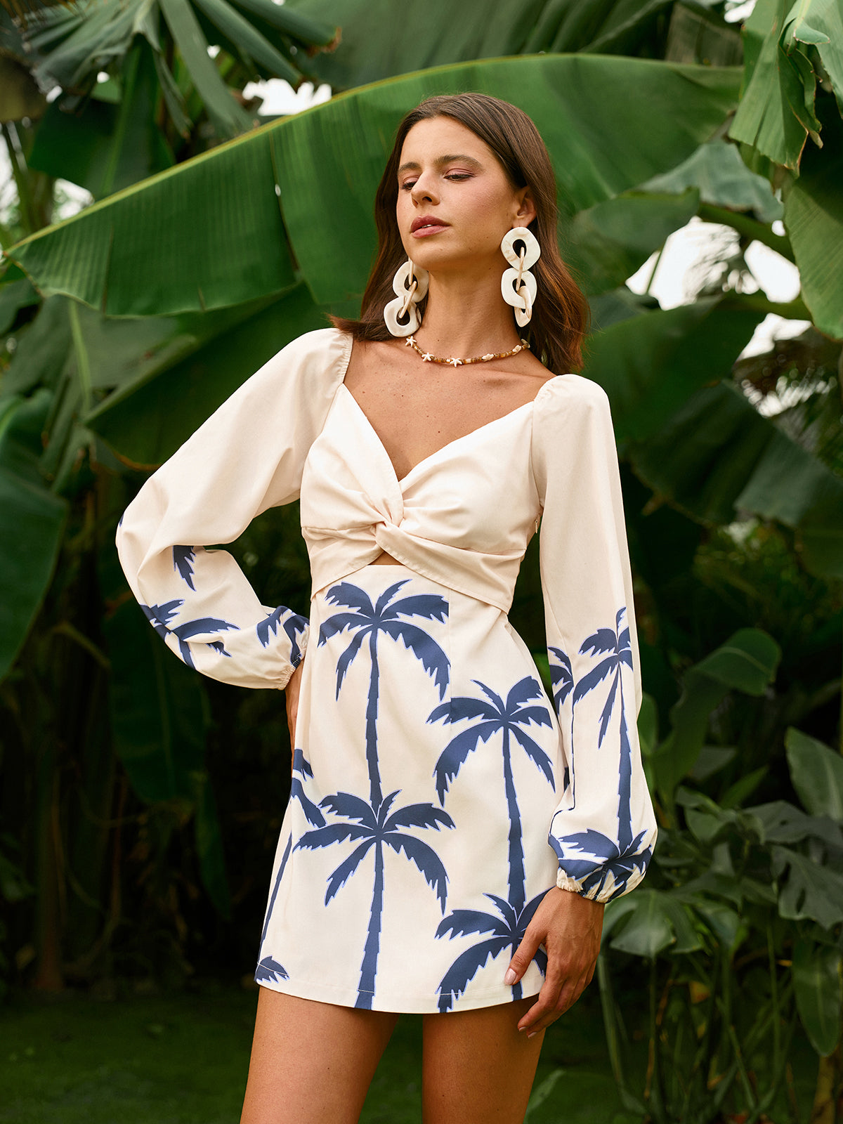 Uzun Kollu Büzgü Detaylı Baskılı Elbise