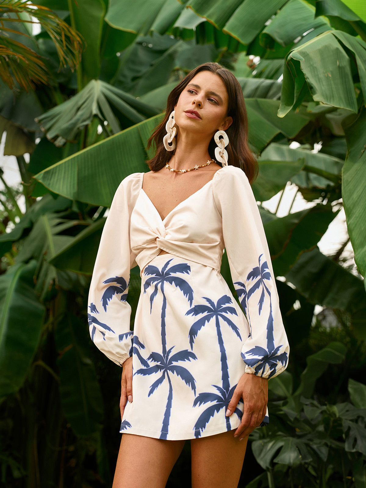 Uzun Kollu Büzgü Detaylı Baskılı Elbise