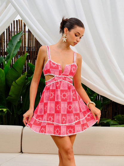 Kesik Detaylı Desenli Elbise