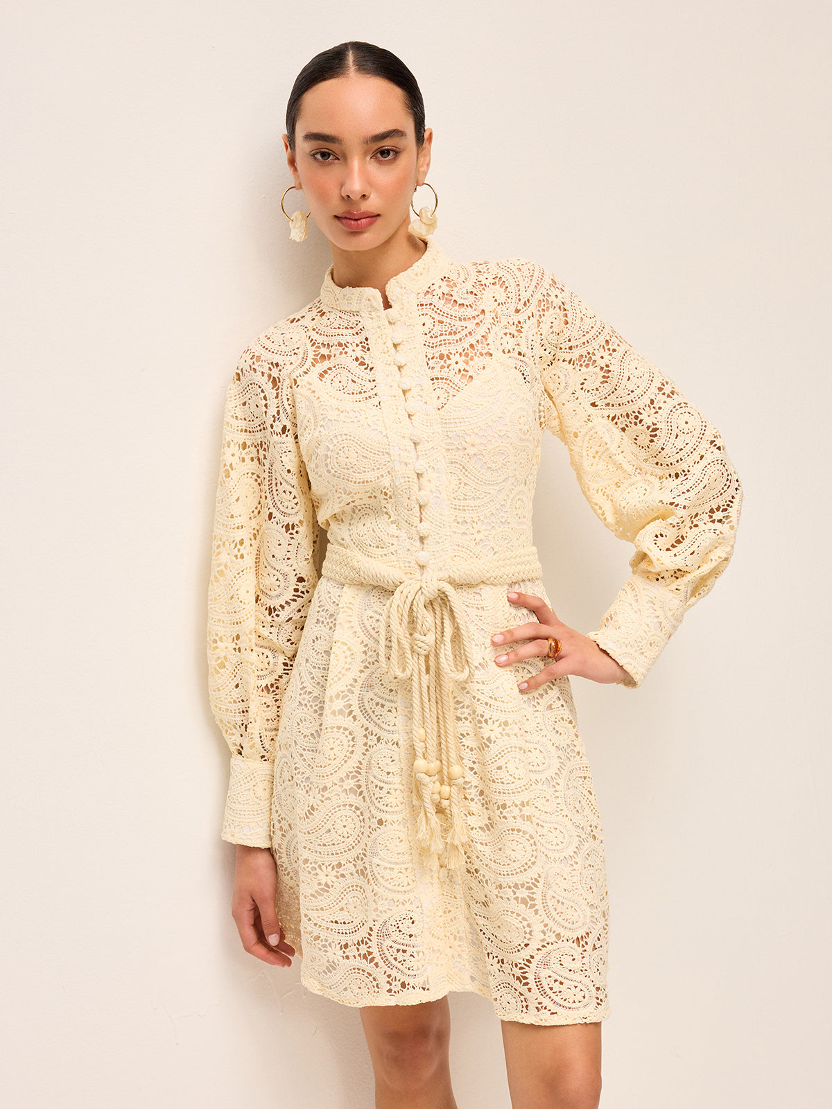 Yarı Şeffaf Dantelli Kemerli Elbise