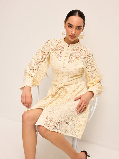 Yarı Şeffaf Dantelli Kemerli Elbise