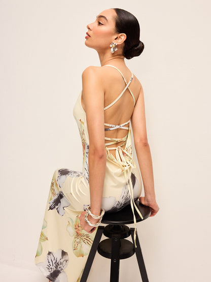 Sırtı Açık Bağcıklı Çiçek Desenli Elbise