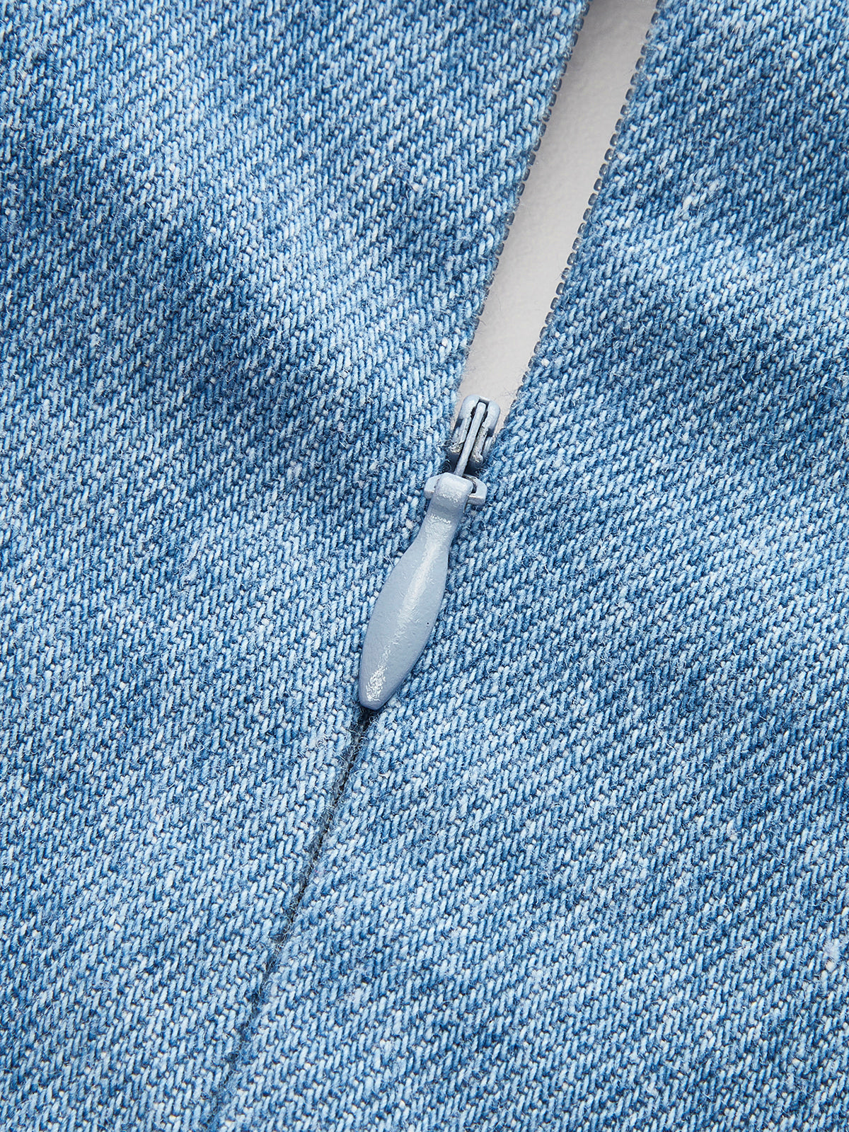 Halter Yaka Tokalı Detaylı Kot Elbise