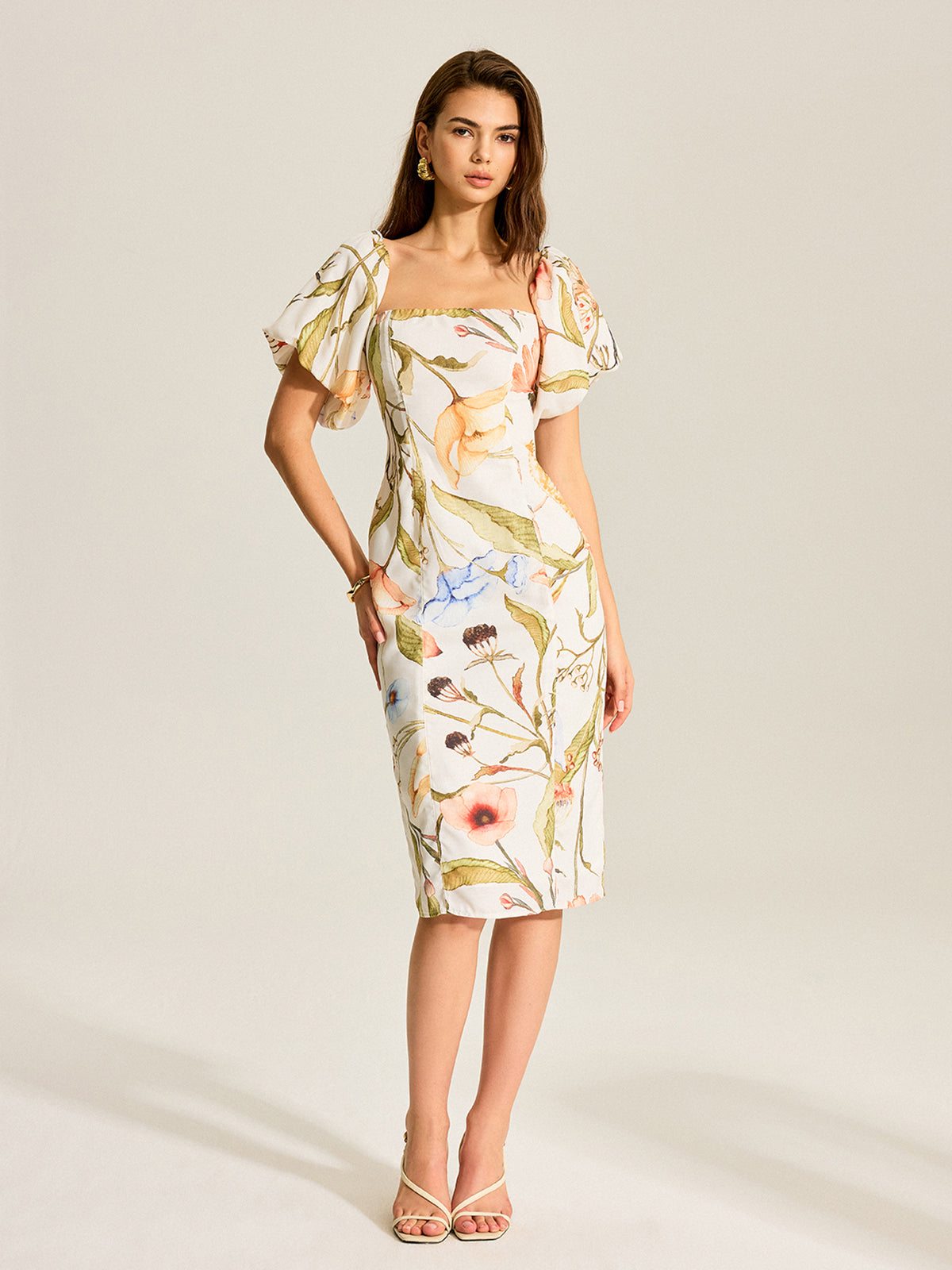 Çiçek Desenli Kabartmalı Kol Sırt Dekolteli Elbise