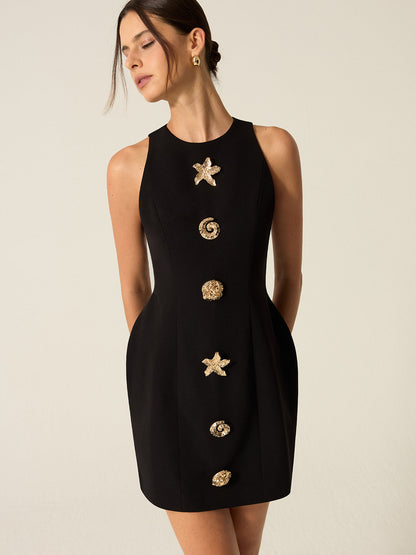 Metal Düğmeli Yüksek Yakalı Kısa Elbise